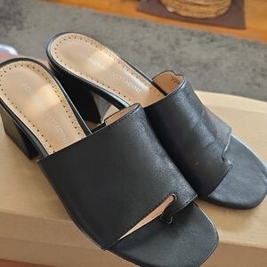 Adrienne Vittadini Black Leather Mules